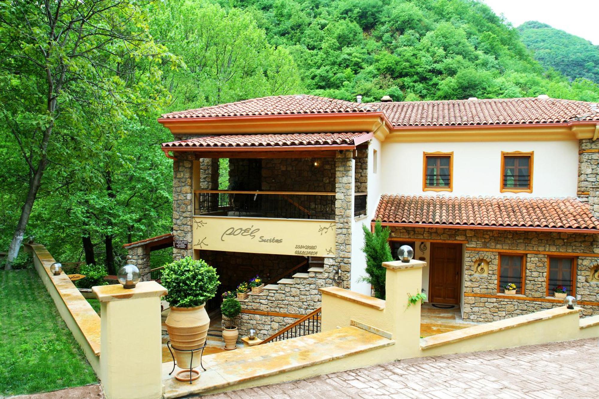 Roes Suites Káto Loutrákion Exterior foto